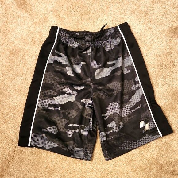 Place Sport Boys Camo Print Athletic Shorts Size 5T - Picture 1 of 5
